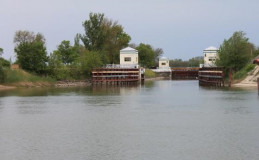 Усть-Манычский гидроузел "Манычской шлюзованной системы"